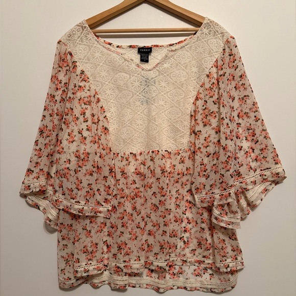 Torrid Floral Lace Inset Chiffon Blouse - Picture 3 of 6